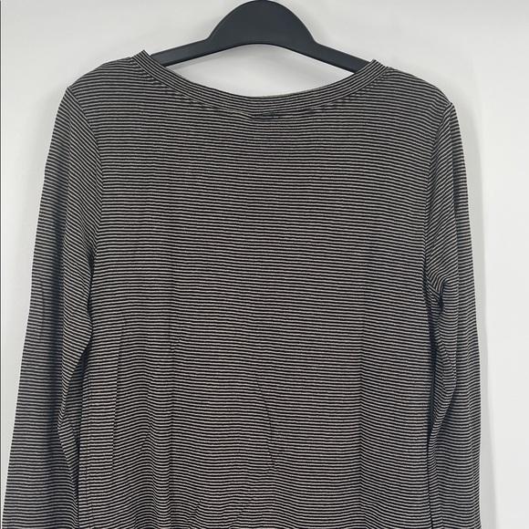 Black and Cream Striped Long Sleeve Layered Top - Picture 9 of 9